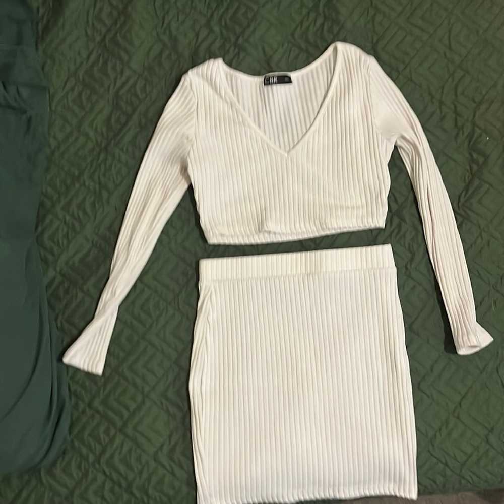 White two piece set